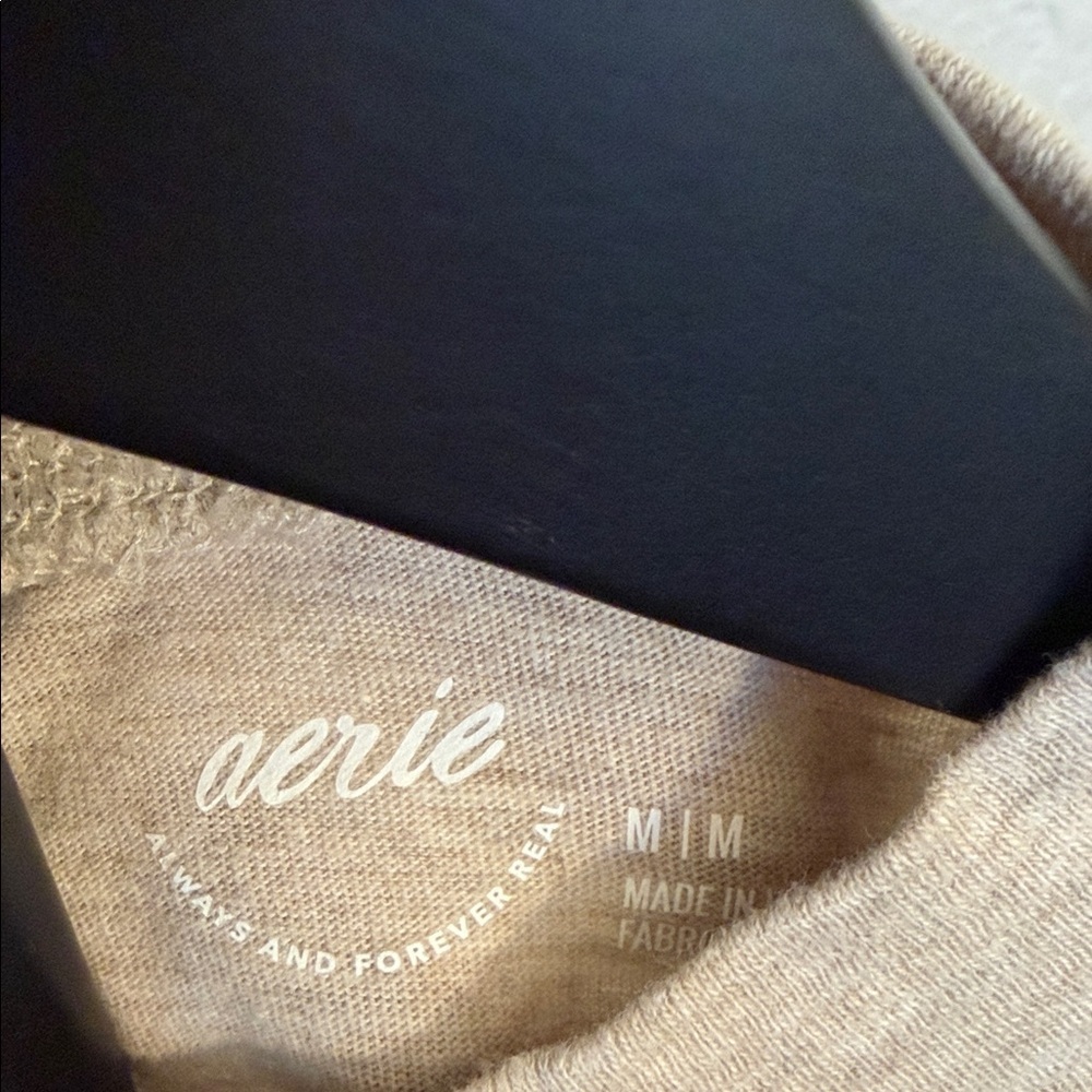 Aerie Casual Cream Women's T-Shirt - Picture 3 of 12